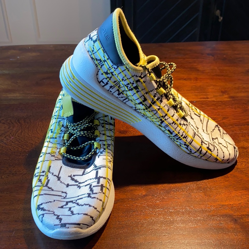 Kendall & Kylie retro sneakers